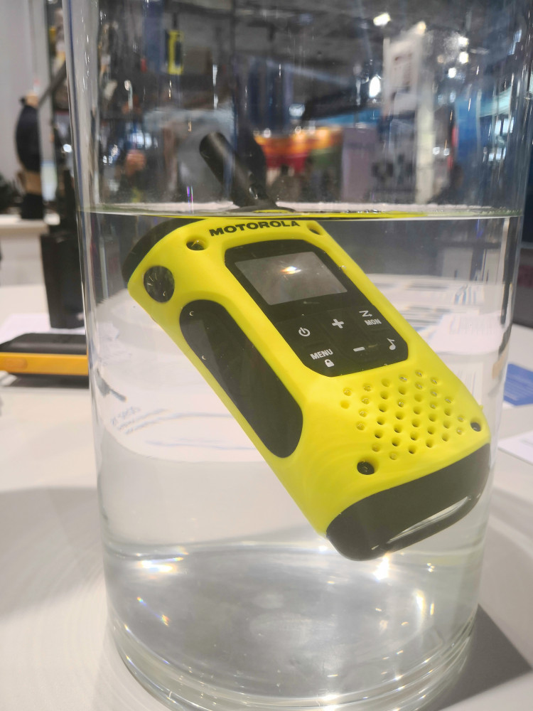 Портативная радиостанция Motorola TLKR T92 H2O