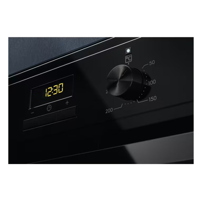 Духовой шкаф Electrolux EOF3H50BK