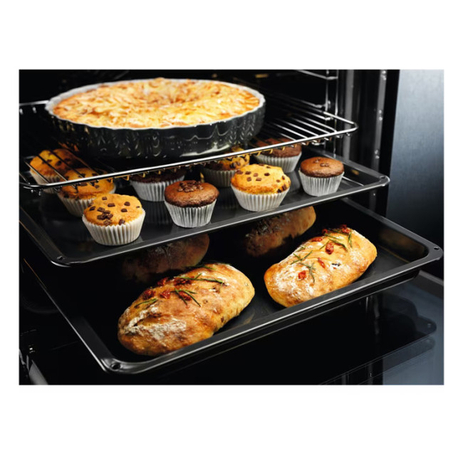 Духовой шкаф Electrolux EOF3H50BK